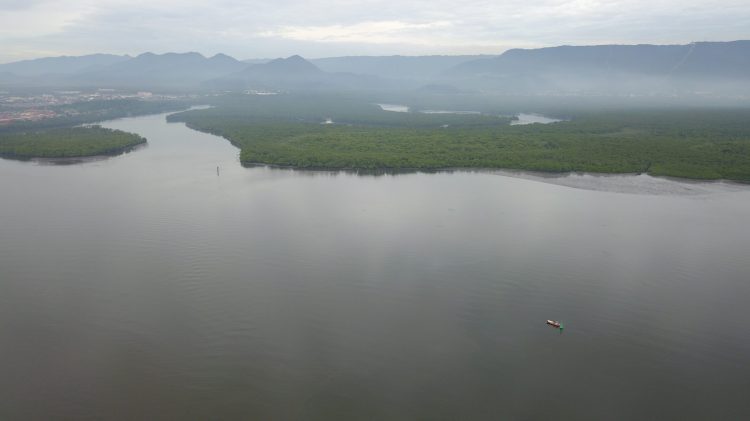 PORQUE UM BURACO NO PORTO DE SANTOS INCOMODA TANTA&nbsp;GENTE?