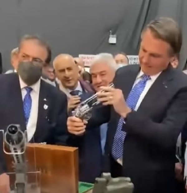 Bolsonaro é fascista?