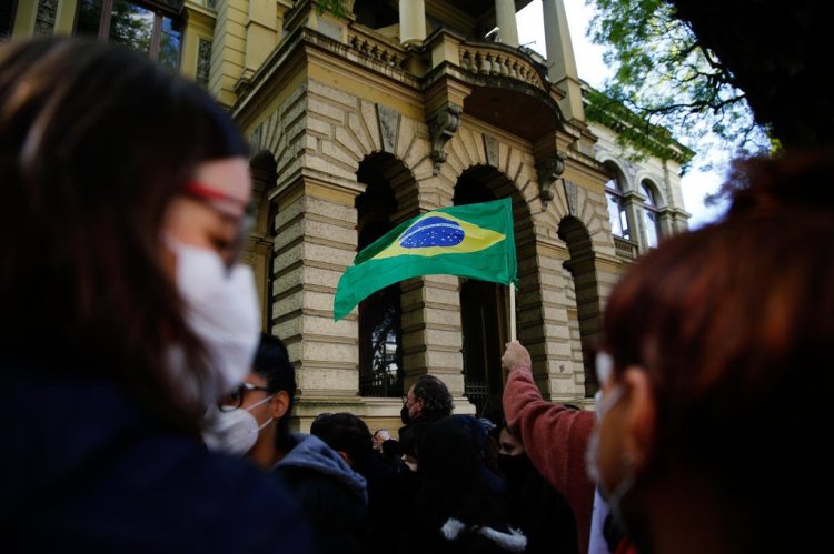 PODER CONSTITUINTE E CULTURA JURÍDICA (Por Paulo&nbsp;Torelly)