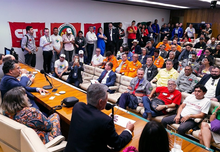 Manchetes do dia –&nbsp;24.3.2023