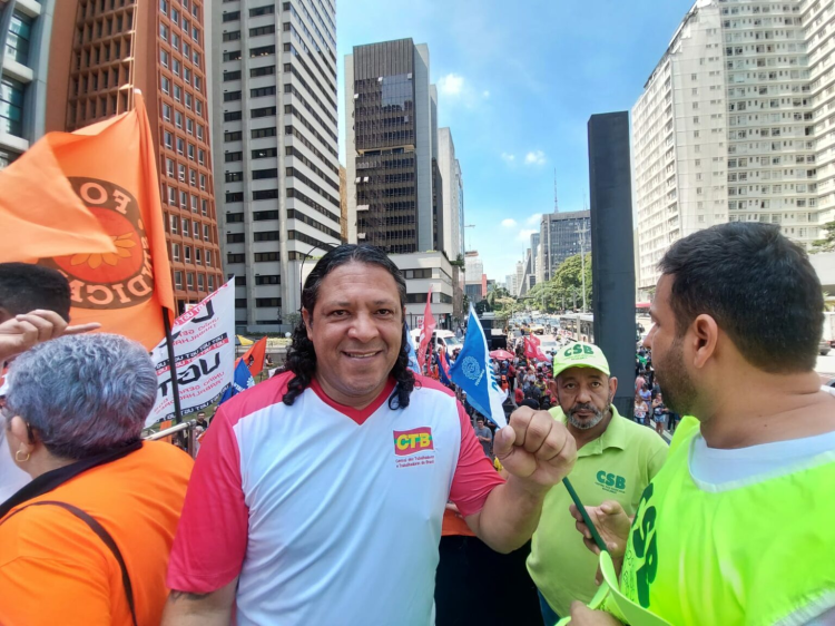 Manchetes do dia –&nbsp;21.4.2023