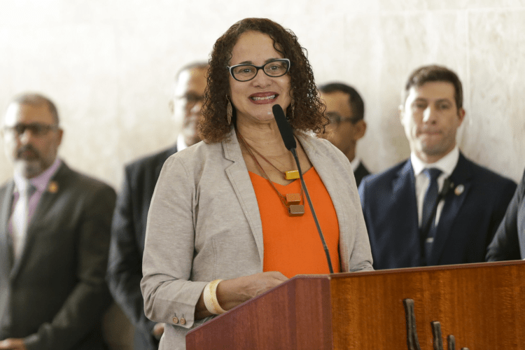 Manchetes do dia –&nbsp;13.7.2023