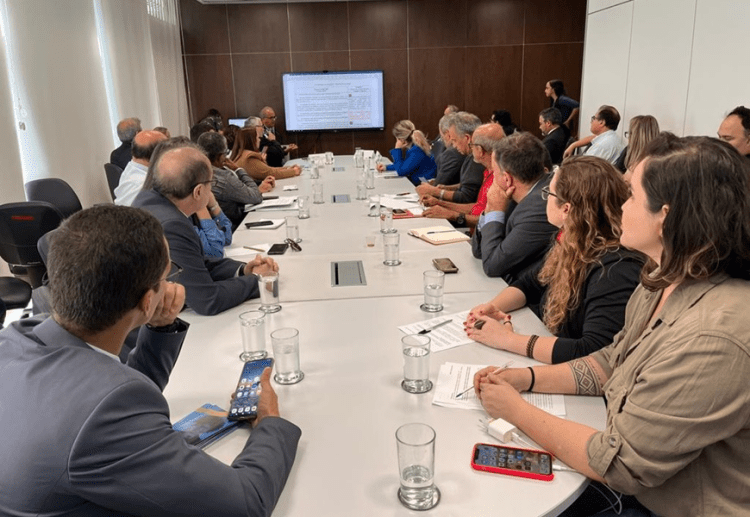 Manchetes do dia –&nbsp;3.11.2023