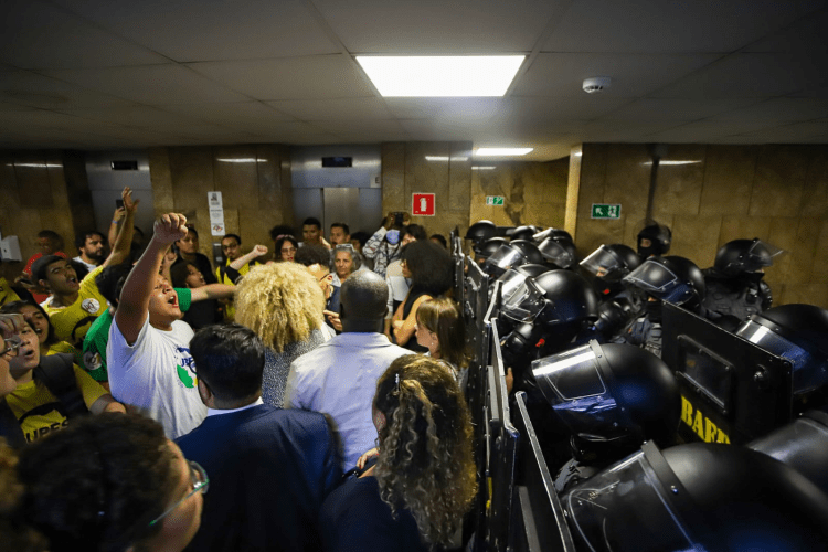 Manchetes do dia –&nbsp;22.5.2024