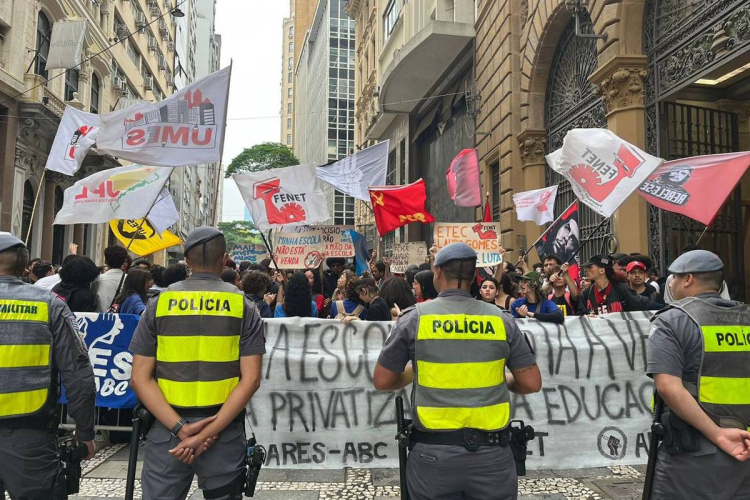 Manchetes do dia –&nbsp;1.11.2024