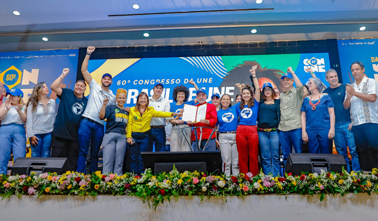 Manchetes do dia –&nbsp;19.7.2025