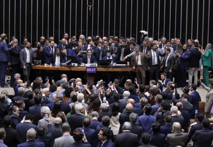 Manchetes do dia –&nbsp;13.8.2025