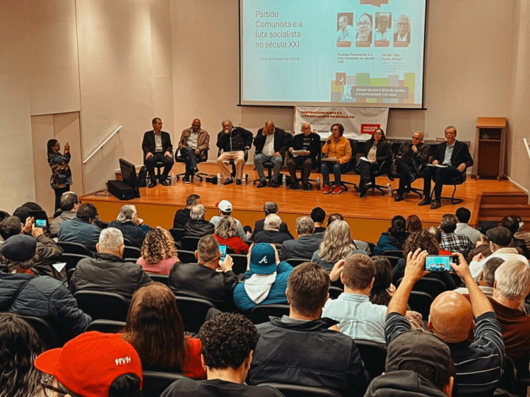 Partido comunista e a luta pelo socialismo no século&nbsp;21