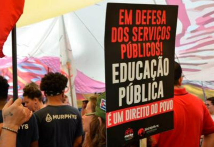 Manchetes do dia –&nbsp;1.10.2025