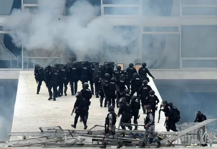 Manchetes do dia –&nbsp;16.9.2025