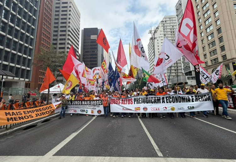 Manchetes do dia –&nbsp;30.4.2026