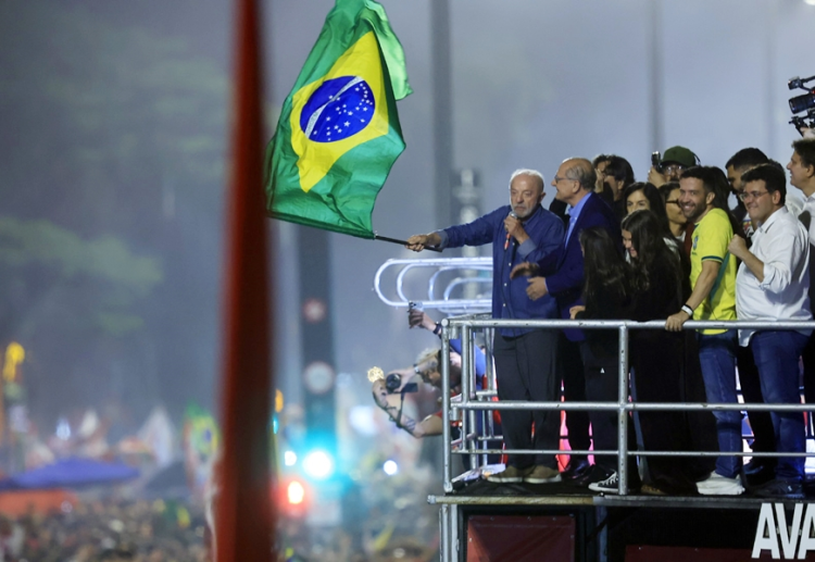Manchetes do dia –&nbsp;27.10.2026